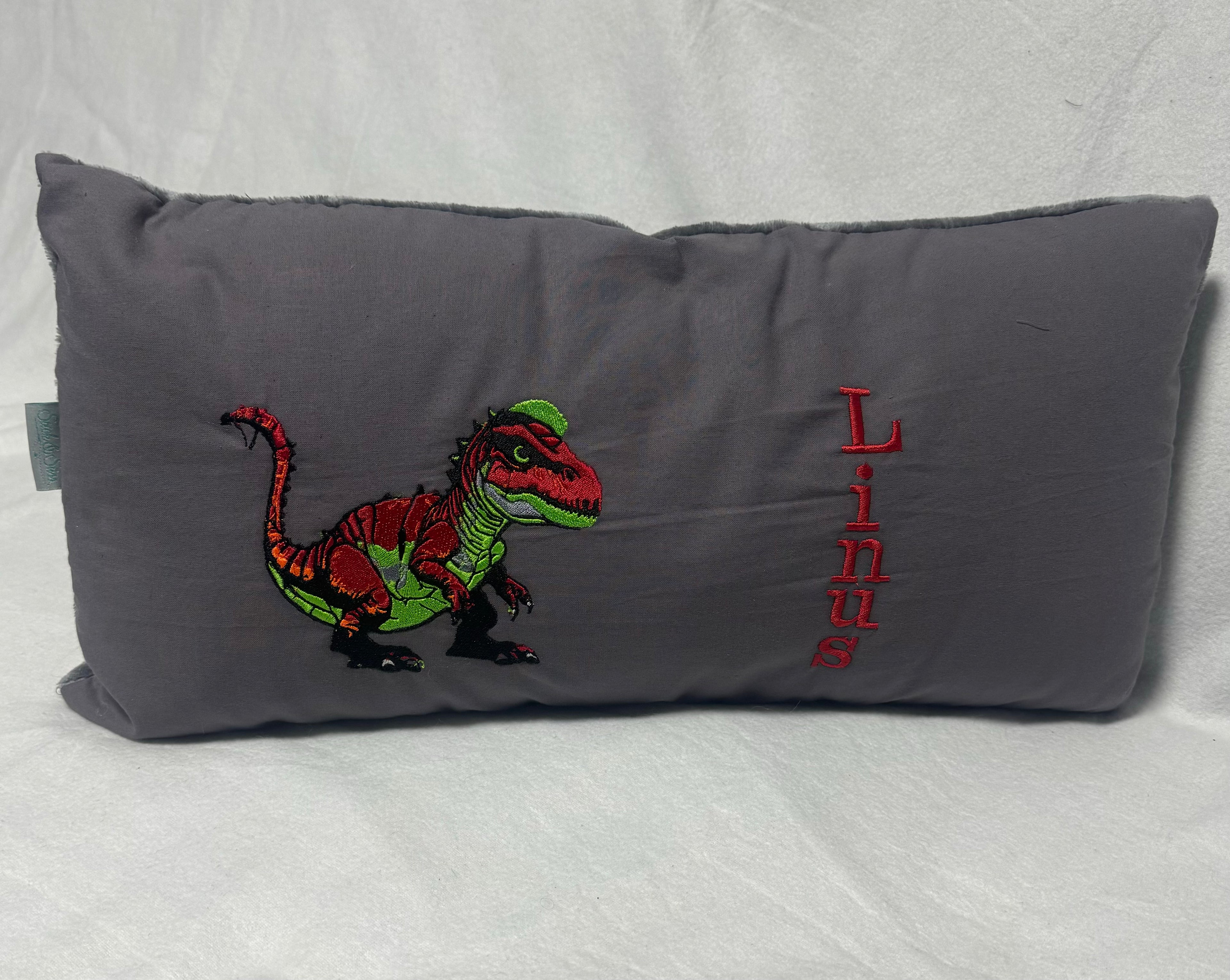Personalisiertes Kuschelkissen mit Namen – bestickt