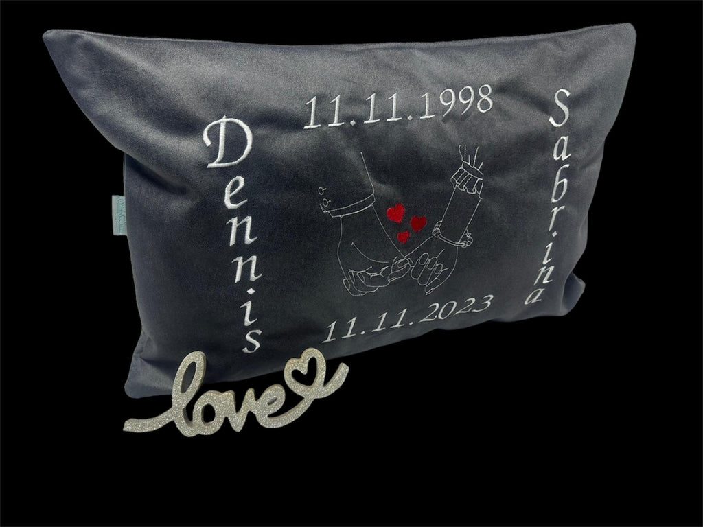 Personalisiertes Kuschelkissen mit Namen – bestickt